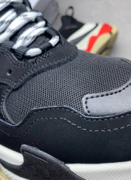 Кроссовки Balenciaga Triple S Black White живое фото 3